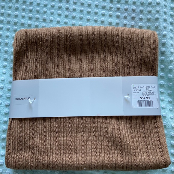 Calvin Klein hat/scarf - Picture 4 of 4